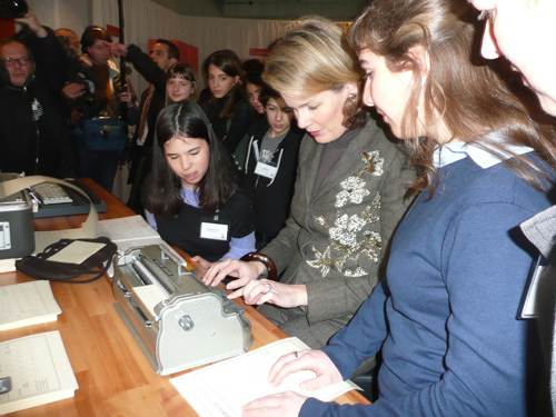 Koningin Mathilde bezoekt het BrailleMuseum in 2009.