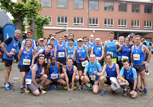 Photo d’un groupe de coureur de l’équipe de la Ligue Braille