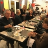 Photo de personnes aveugles et malvoyantes lors du repas Saint-Valentin