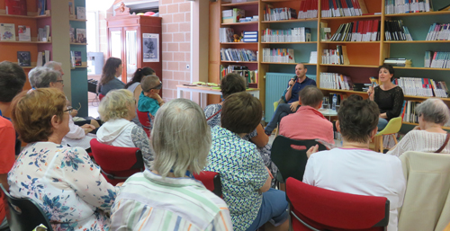 La Bibliothèque fait salle comble pour écouter la romancière belge Barbara Abel.