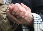 Des mains d'une personne âgée