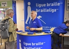 Le stand d'information de la Ligue Braille